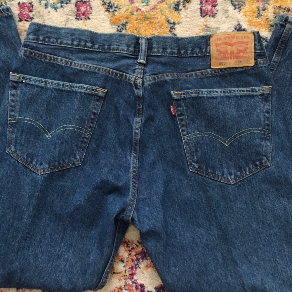Levi’s Men 505 Size 36x30 in Nice Condition!